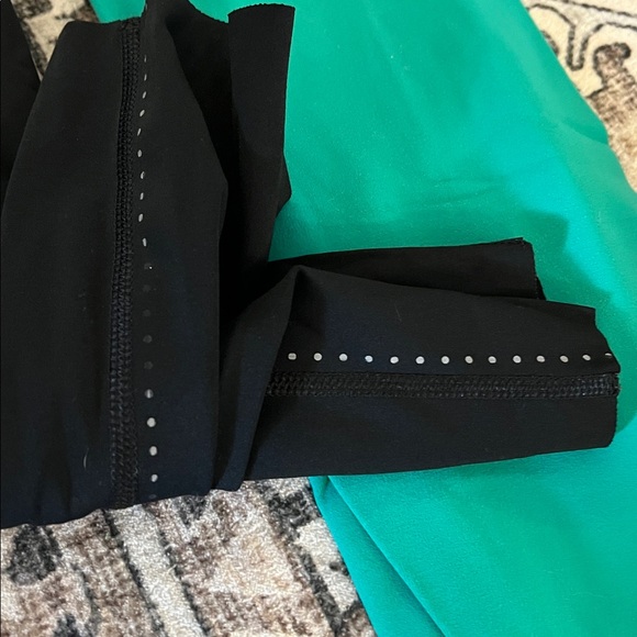 Lululemon Size 8 SIX Piece Bundle! - Picture 6 of 11